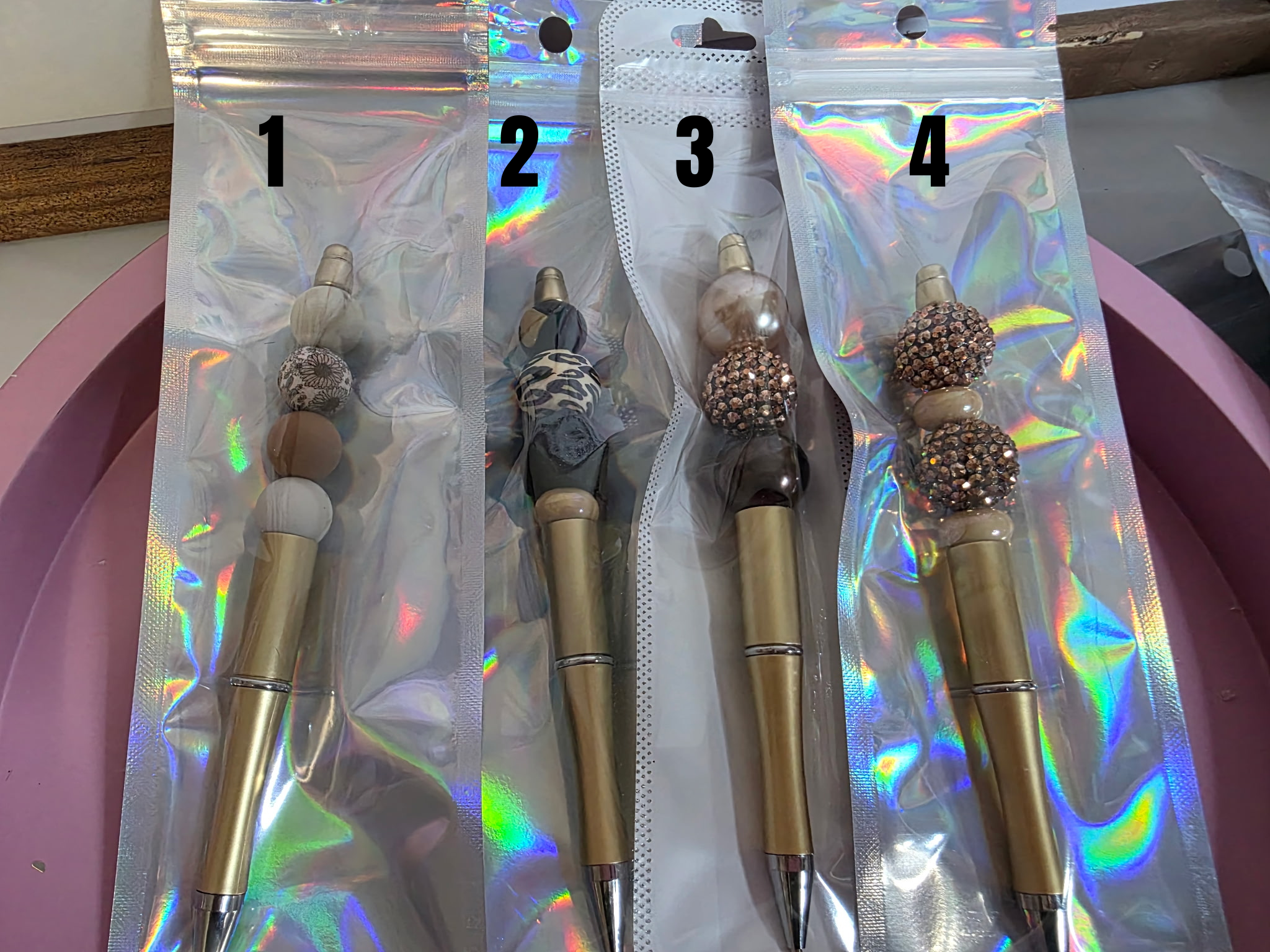 Checkered Charm Pen - Gold